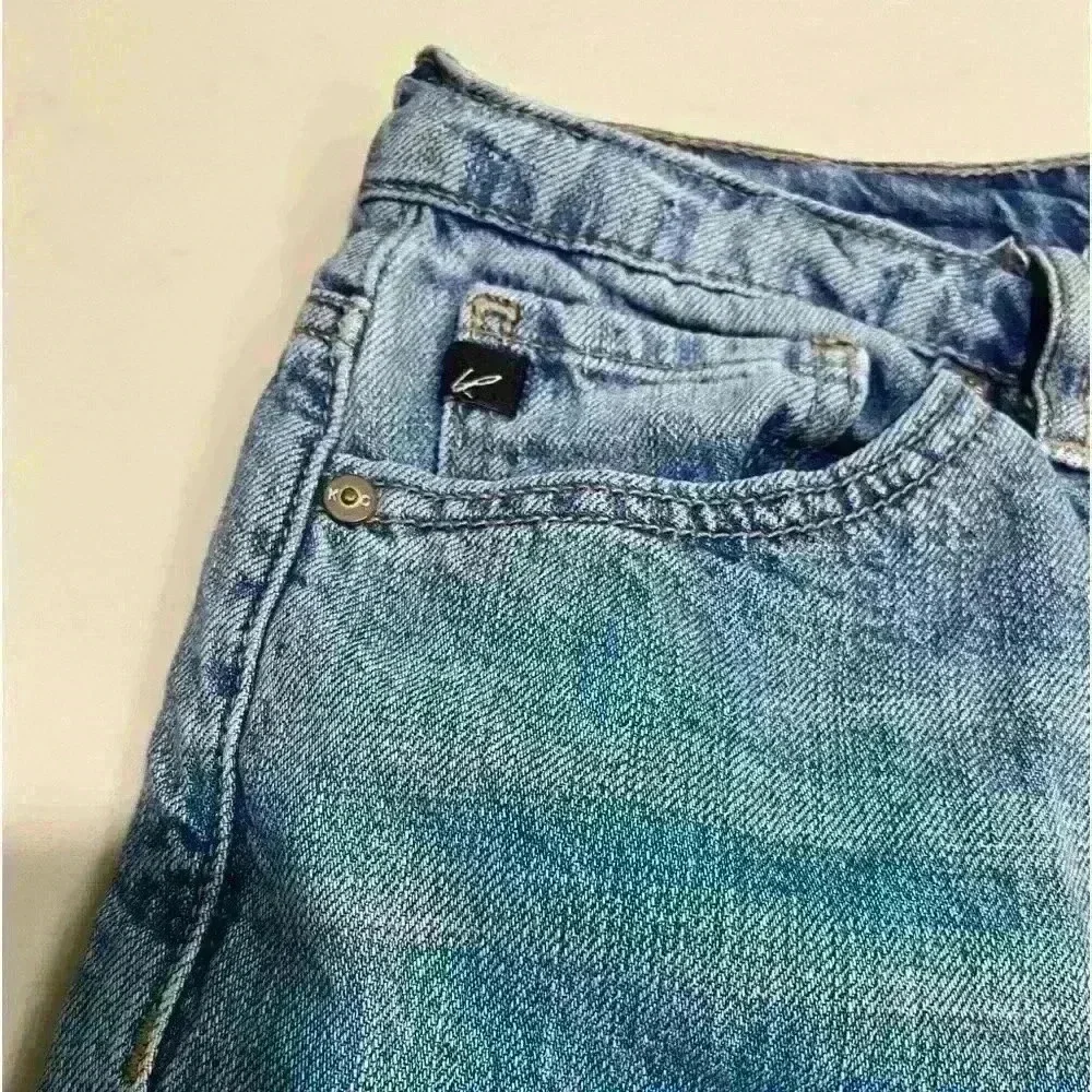Mom Jeans - Picture 10 of 12
